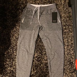 Lululemon Textured tech pants M NWT
